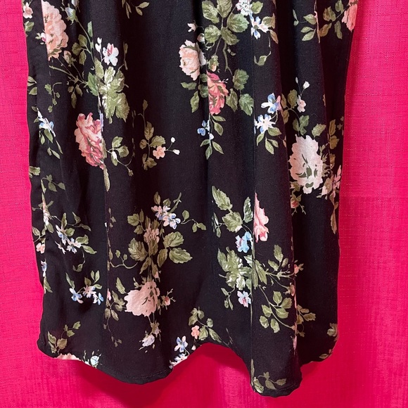NWT RUE21 BLACK FLORAL DRESS SIZE S - Picture 4 of 16